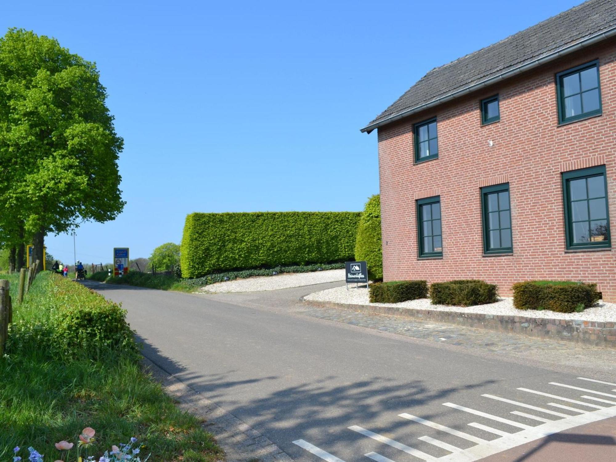 Attractive Farmhouse In South Limburg With Terrace Villa Klimmen ภายนอก รูปภาพ